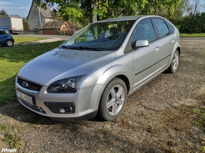 Ford Focus Trend 1.6 TDCi - friss vizsga - kevés km - 5L/100