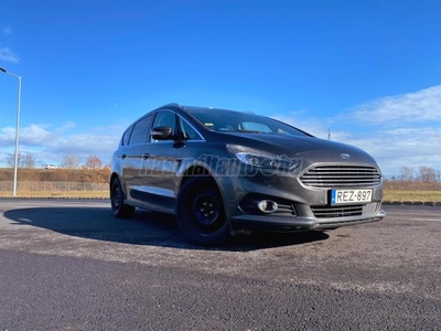 FORD S-MAX 2.0 TDCi Titanium [7 személy]