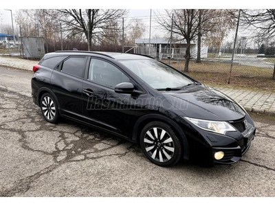 HONDA CIVIC 1.8 Lifestyle ADAS KITŰNŐ ÁLLAPOT/ NAVI/ ÜLÉSFŰTÉS/ HÁROM KULCS/ 1 ÉV GARANCIA