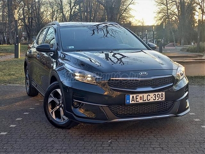 KIA XCEED 1.6 CRDi LP Bronze SÁVTARTÓ !! DIGIT KLÍMA !! ÜLÉS-KORMÁNY FŰTÉS !! ÉBERSÉG FIGYELŐ !!