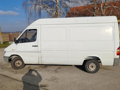 MERCEDES-BENZ SPRINTER 208 D 902.312