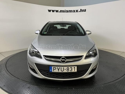 OPEL ASTRA J Sedan 1.6 Enjoy EURO6 80.195 km! magyar. 1 tulaj. végig vezetett szervizkönyves. ÁFA-s