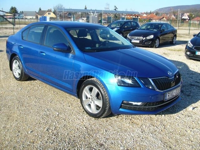 SKODA OCTAVIA 1.6 CR TDI Style SZERVIZKÖNYV. NAGY KIJELZŐ. TOLATÓRADAR. ÜLÉSFŰTÉS. TEMPOMAT