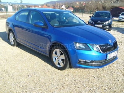 SKODA OCTAVIA 1.6 CR TDI Style SZERVIZKÖNYV. NAGY KIJELZŐ. TOLATÓRADAR. ÜLÉSFŰTÉS. TEMPOMAT