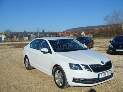 SKODA OCTAVIA 1.6 CR TDI Style SZERVIZKÖNYV. NAGY KIJELZŐ. TOLATÓRADAR. ÜLÉSFŰTÉS. TEMPOMAT