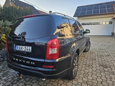 SSANGYONG REXTON 2.0 e-XDI DLX 4WD (7 szem. 2.6t vonóhorog. felezőváltó)