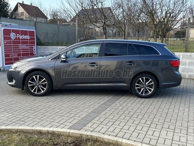 TOYOTA AVENSIS Wagon 1.8 Executive FRISS NAGYSZERVIZ-TEMPOMAT-ÜLÉSFŰTÉS