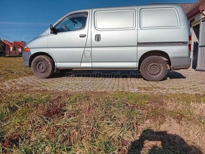 TOYOTA HI-ACE Hiace 2.4 D Panel Van