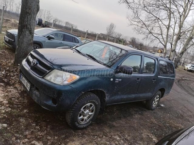 TOYOTA HI LUX Hilux 2.5 D-4D 4x4 Double Comfort AC