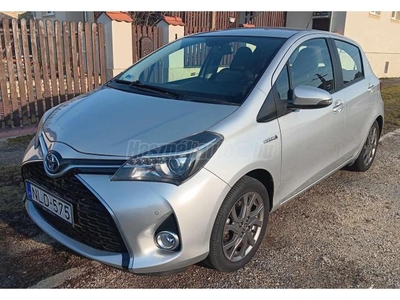 TOYOTA YARIS 1.5 VVT-i Hybrid Trend Comfort e-CVT CSAK 32.300 km!