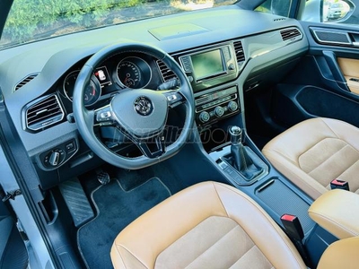 VOLKSWAGEN GOLF SPORTSVAN 1.6 TDI Comfortline GYÖNYÖRŰ! TOLATÓKAMERA-NAVIGÁCIÓ-ÜLÉSFŰTÉS-BŐR-VONÓHOROG