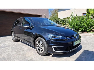 VOLKSWAGEN GOLF VII e-Golf