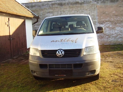 VOLKSWAGEN TRANSPORTER T5 2.5 TDI Caravelle Comfortline