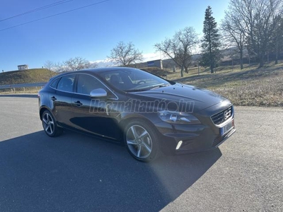 VOLVO V40 1.6 D [D2] Momentum R-Design Névre Írva!