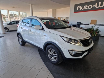 KIA SPORTAGE 1.7 CRDi EX KEVÉS KILOMÉTER VEZETETT SZERVIZKONYV