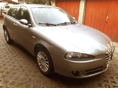 ALFA ROMEO 147 1.6 T. Spark ECO Distinctive Bőr. Navigáció. Rozsdamentes