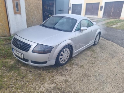 AUDI TT Coupe 1.8 T TT 8 N