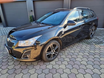 CHEVROLET CRUZE SW 1.7d LT Plus SZÉP.MAGASAN FELSZERELT.DIGKLÍMA.2DIN TOLKAMERA.TEMPOM.ESŐ-FÉNYSZENZOR.VHOROG.AL