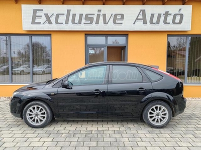 FORD FOCUS 1.6 Ambiente 1.Tulajdonos. Vonóhorog!