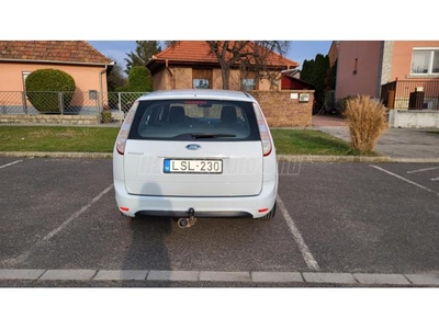 FORD FOCUS 1.6 Duratec ESTATE