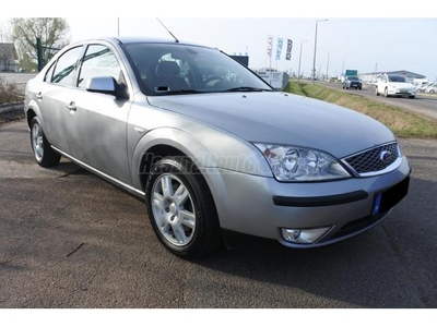 FORD MONDEO 1.8 Ghia 144 EZER KM!