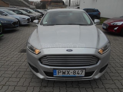 FORD MONDEO 2.0 TDCi Business Powershift M.o.-i..szervizkönyv