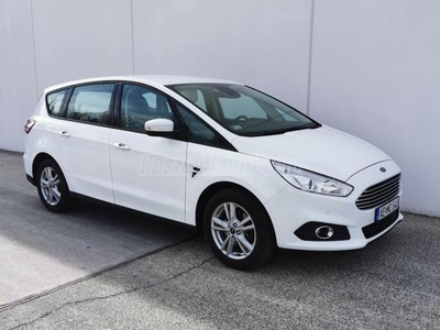 FORD S-MAX 2.0 TDCi Trend Vezetett szervizkönyv.Navi.Vezetés támogatási asszisztensek.Ülésfűtés