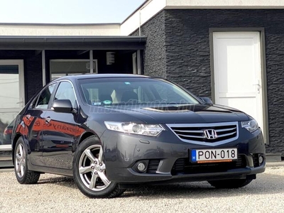 HONDA ACCORD 2.0 Lifestyle FACELIFT-ELKÉPESZTŐEN SZÉP MEGKÍMÉLT ÁLLAPOT-VÉGIG HONDA SZERVIZ-GYÁRI FÉNYEZÉS