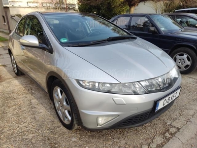 HONDA CIVIC 1.8 Executive Xenon. panorámatető. ülésfűtés. tempomat. t.radar