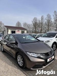 Honda Civic 1.8 Lifestyle Szervizkönyves. Karba...