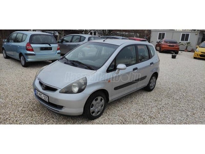 HONDA JAZZ 1.4 LS 20-25db JAZZ EGY HELYEN!TÖRÉSMENTES. VEZETETT SZERVÍZ!