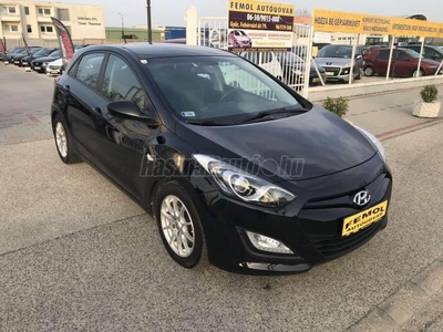 HYUNDAI I30 1.4i Life S-mentes! Végig Sz.könyv! Menet Rögzítő Kamera!