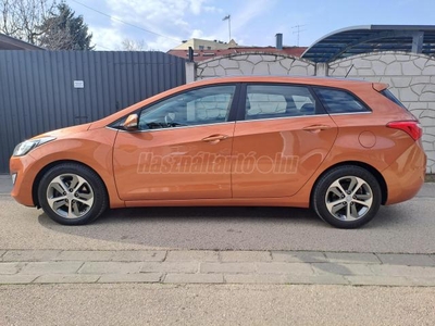 HYUNDAI I30 CW 1.6 CRDi HP ISG Style Facelift Tempomat Navi Radar Kamera Kormány- és ülésfűtés