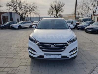 HYUNDAI TUCSON 1.6 T-GDi Life +2 ÉV GARANCIA+1.TULAJ+SZ.KÖNYV+NAVI+KAMERA+PARKRADAR+4XÜ.FŰTÉS+V.HOROG+GYÖNYÖRŰ