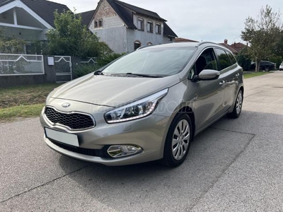 KIA CEE'D SW 1.6 CRDI EX Prémium XENON.LED.ÜLÉS/KORMÁNYFŰTÉS.DIGIT KLÍMA.MAGYARORSZÁGI!1.TULAJDONOS!