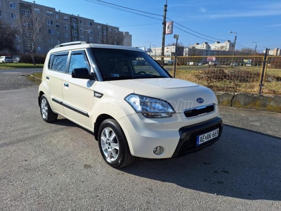 KIA SOUL 1.6 LX Base 137100 KM VEZETETT SZERVIZKÖNYVVEL