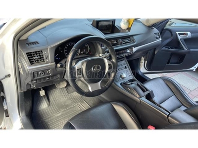 LEXUS CT 200h Mark Levinson Top (Automata)