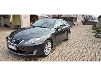 LEXUS IS 220d Base