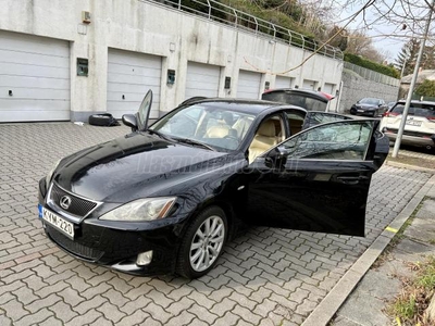 LEXUS IS 220d Mark Levinson