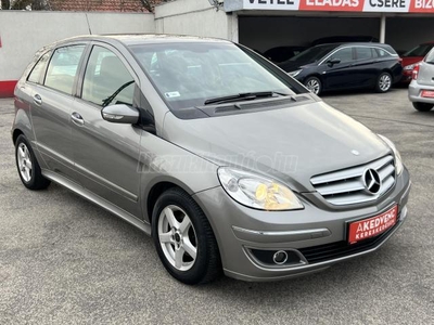 MERCEDES-BENZ B 150 BlueEFFICIENCY Félbőr Multikormány Megkímélt!