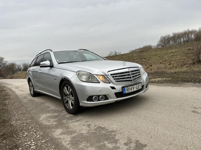 MERCEDES-BENZ E 220 CDI T BlueEFFICIENCY Classic