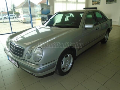 MERCEDES-BENZ E 240 Elegance 3 ÉV ÉS MEHET OT re !1 tulaj ! CSAK 96 e km / KLÍMÁS !