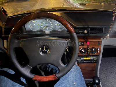 MERCEDES-BENZ W 124 300D Automatik