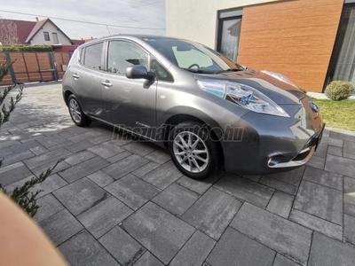 NISSAN LEAF Tekna 30 kWh (Automata) 42. 000km.11 pálca. 8 gyári alufelni