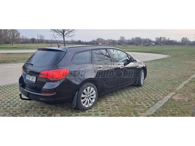 OPEL ASTRA J 1.4 Enjoy Sok extra