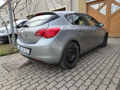 OPEL ASTRA J 1.6 Enjoy