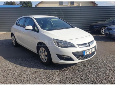 OPEL ASTRA J 1.6 Selection Magyar 2- tulajdonos - Szervikönyv