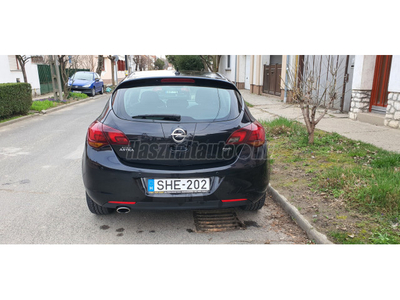 OPEL ASTRA J 2.0 CDTI Sport