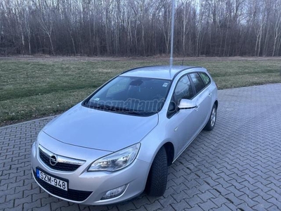 OPEL ASTRA J Sports Tourer 1.4 Enjoy