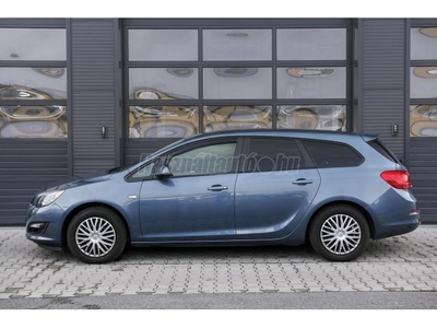 OPEL ASTRA J Sports Tourer 1.6 Business EURO6 Magyarországi!